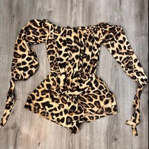 Leopard flare sleeve Romper 🔥